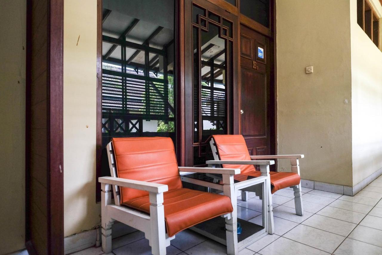 Urbanview Hotel Syariah Wisnugraha By Reddoorz Yogyakarta Exteriör bild