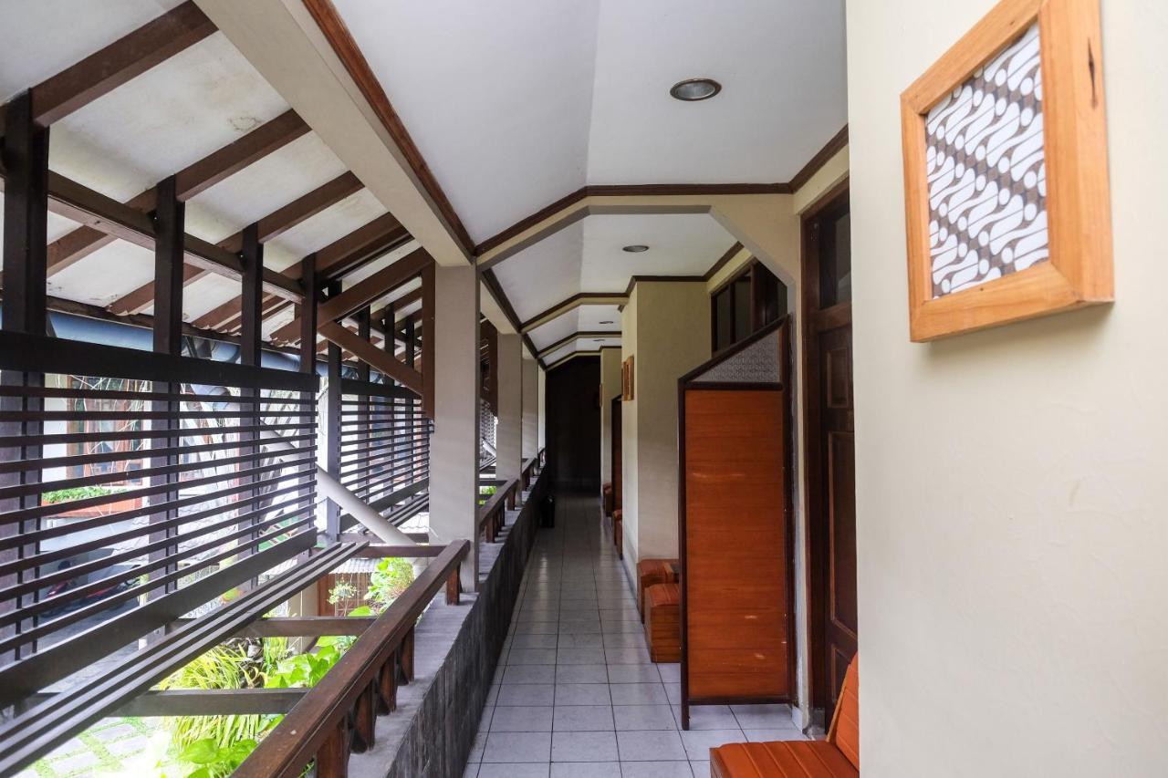 Urbanview Hotel Syariah Wisnugraha By Reddoorz Yogyakarta Exteriör bild