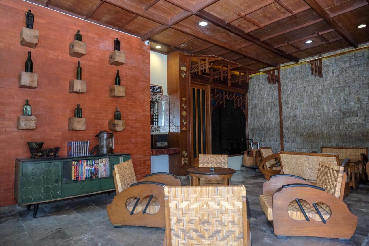 Urbanview Hotel Syariah Wisnugraha By Reddoorz Yogyakarta Exteriör bild