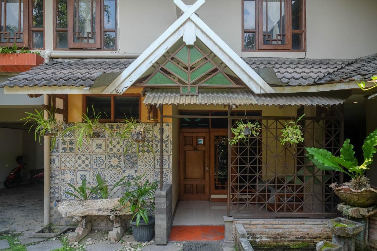 Urbanview Hotel Syariah Wisnugraha By Reddoorz Yogyakarta Exteriör bild