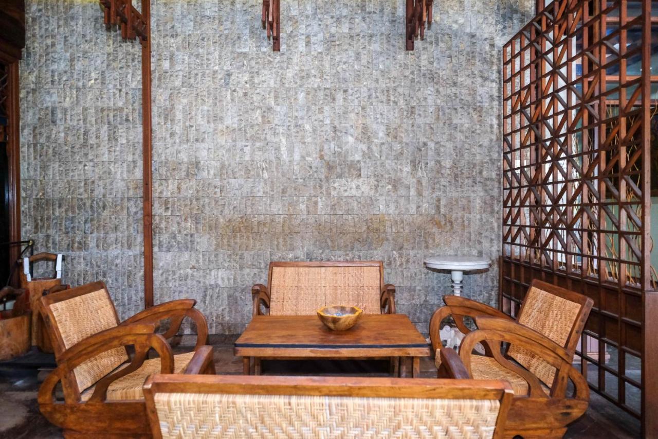 Urbanview Hotel Syariah Wisnugraha By Reddoorz Yogyakarta Exteriör bild