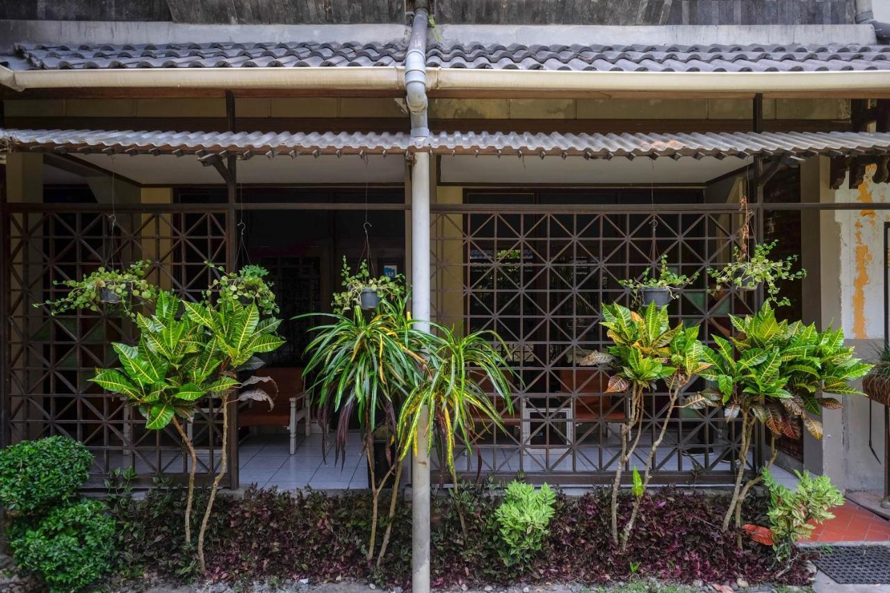 Urbanview Hotel Syariah Wisnugraha By Reddoorz Yogyakarta Exteriör bild