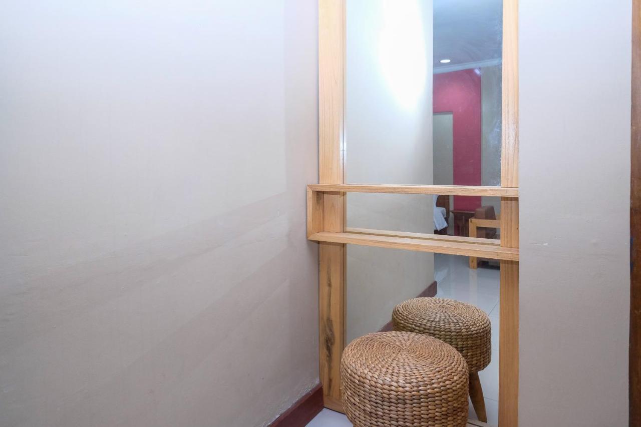 Urbanview Hotel Syariah Wisnugraha By Reddoorz Yogyakarta Exteriör bild