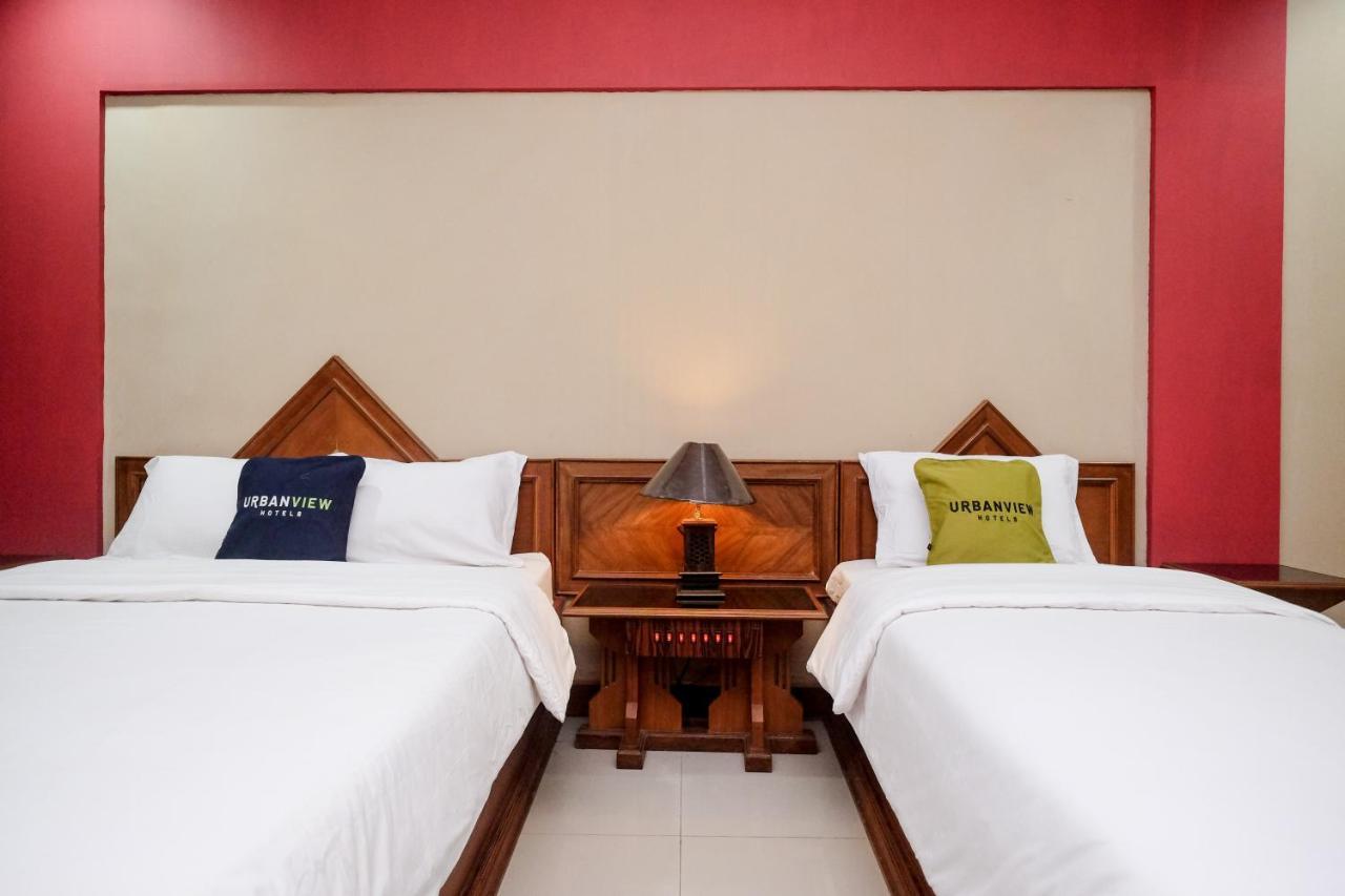 Urbanview Hotel Syariah Wisnugraha By Reddoorz Yogyakarta Exteriör bild