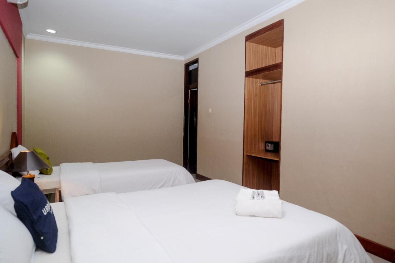 Urbanview Hotel Syariah Wisnugraha By Reddoorz Yogyakarta Exteriör bild