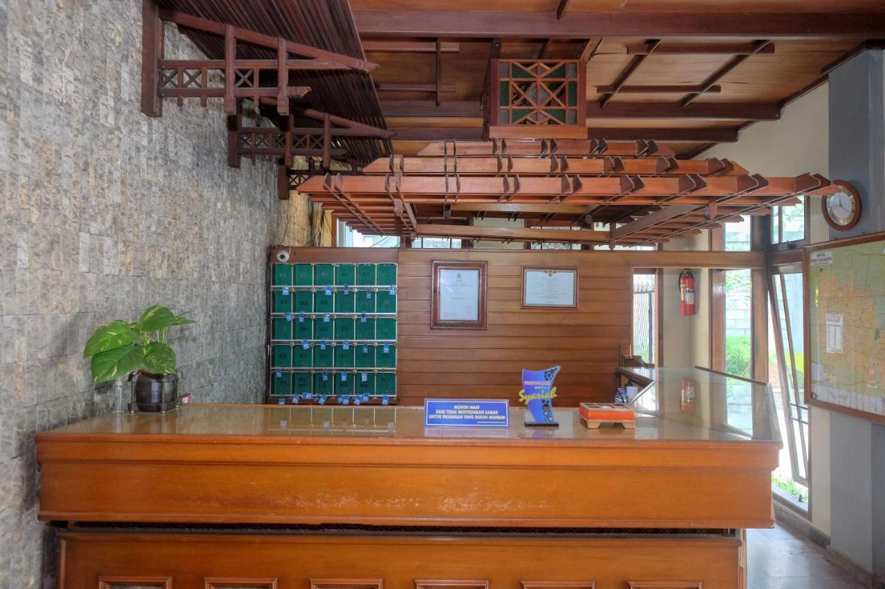 Urbanview Hotel Syariah Wisnugraha By Reddoorz Yogyakarta Exteriör bild
