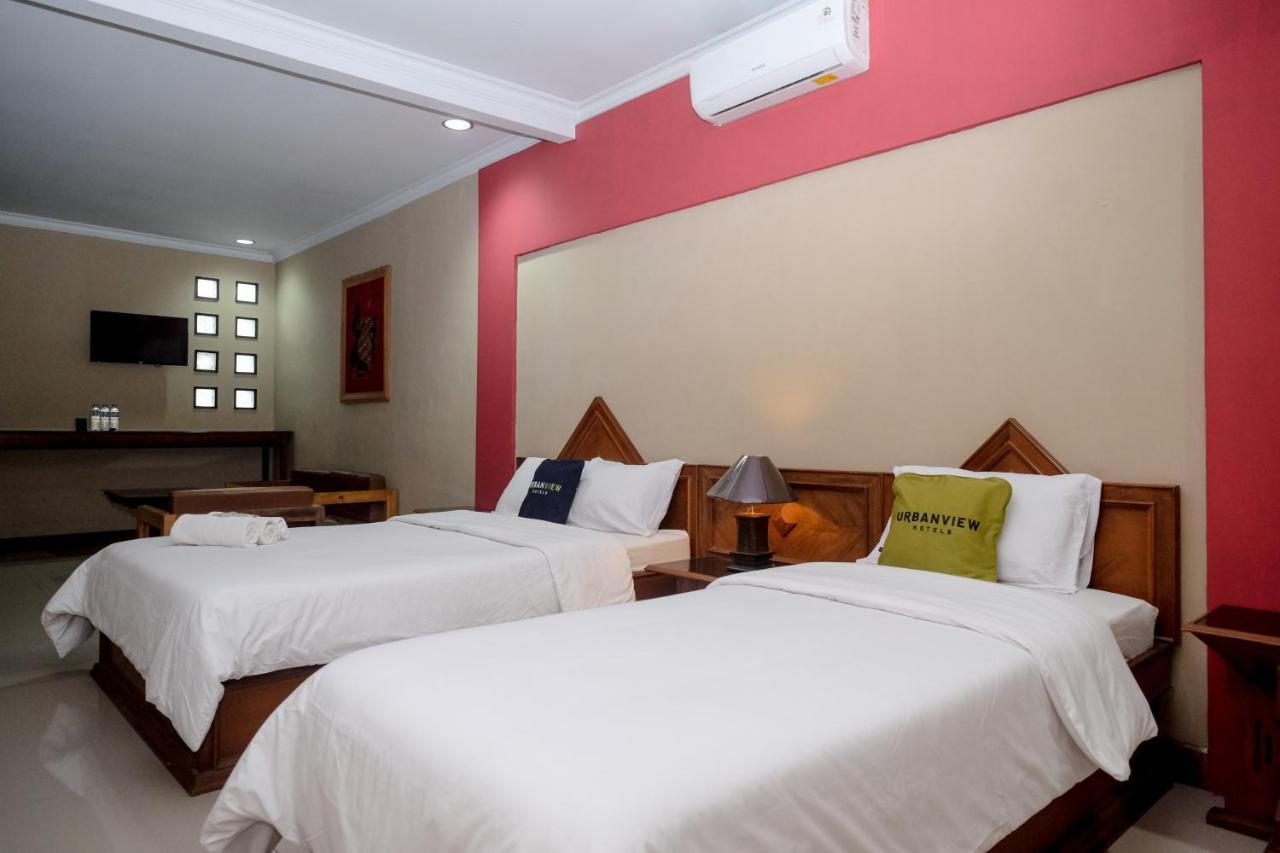 Urbanview Hotel Syariah Wisnugraha By Reddoorz Yogyakarta Exteriör bild