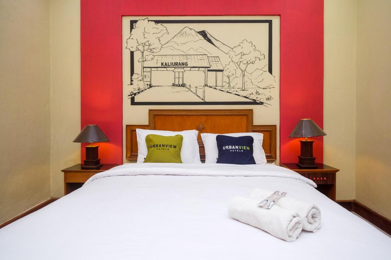 Urbanview Hotel Syariah Wisnugraha By Reddoorz Yogyakarta Exteriör bild
