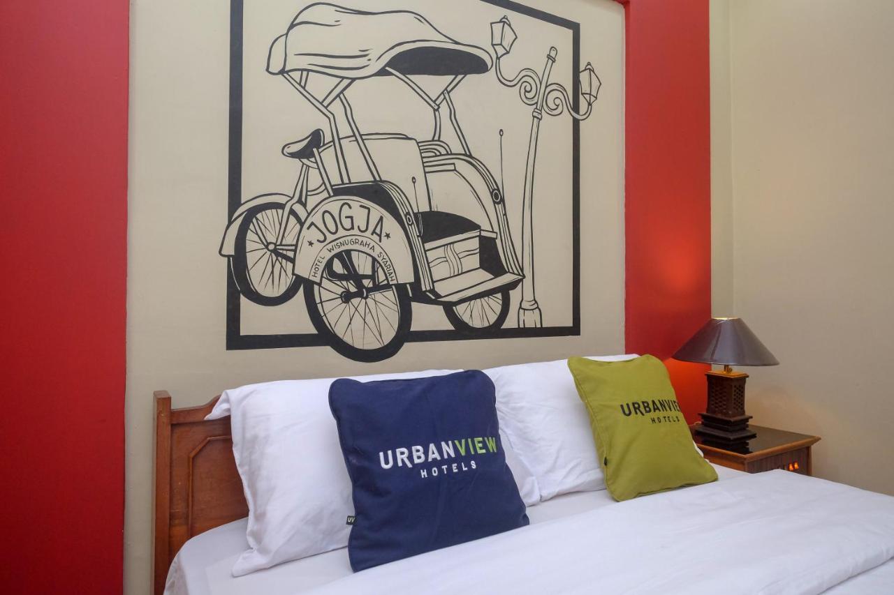 Urbanview Hotel Syariah Wisnugraha By Reddoorz Yogyakarta Exteriör bild