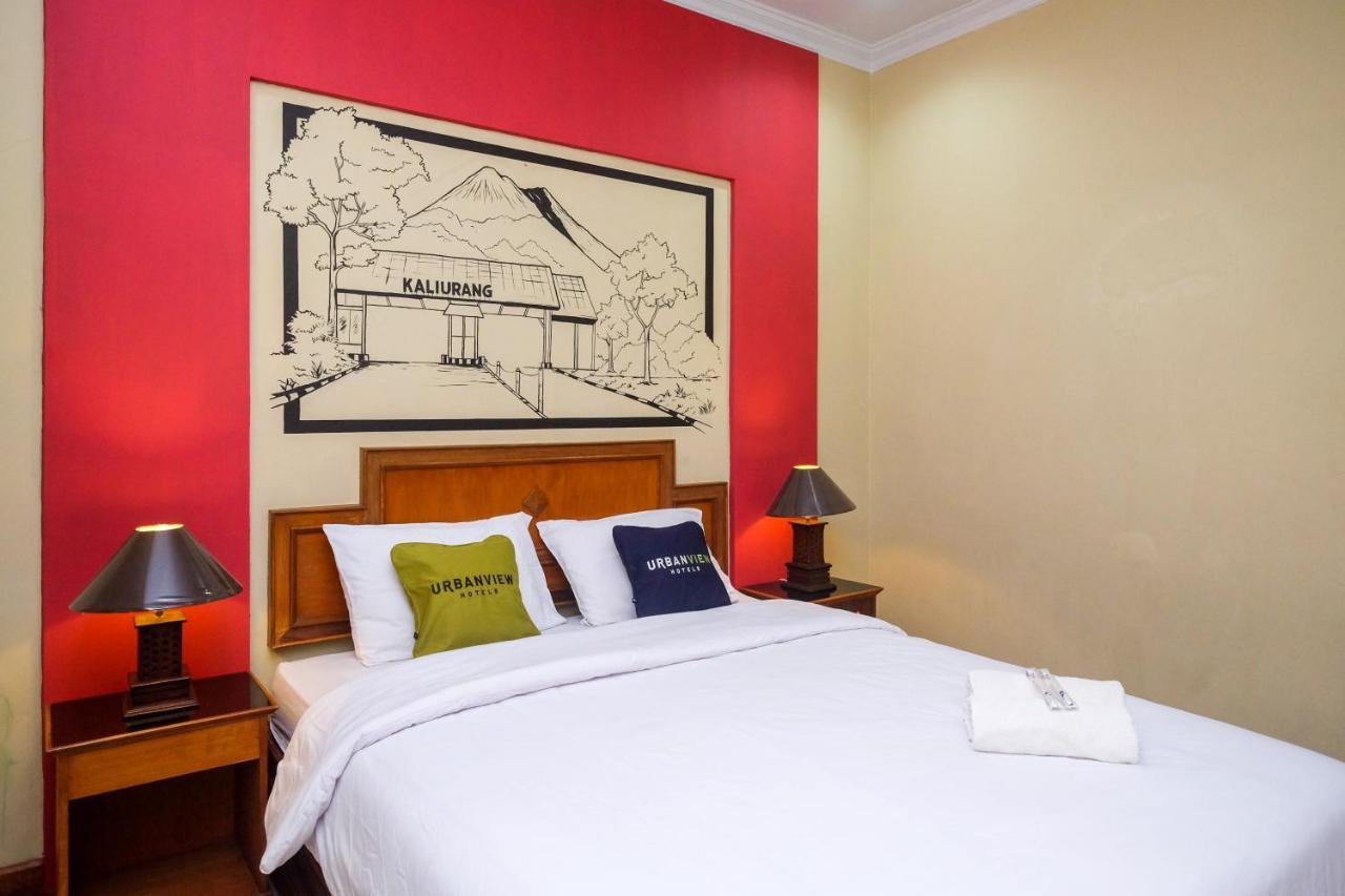 Urbanview Hotel Syariah Wisnugraha By Reddoorz Yogyakarta Exteriör bild