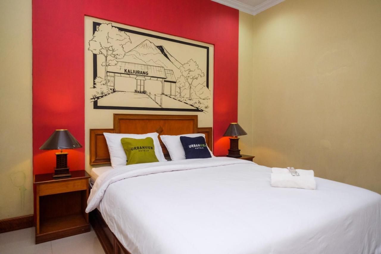 Urbanview Hotel Syariah Wisnugraha By Reddoorz Yogyakarta Exteriör bild